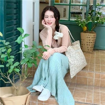 小男人遇上大女人海报